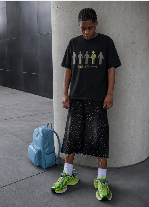 FEEL DIFFERENT BLACK TEE
